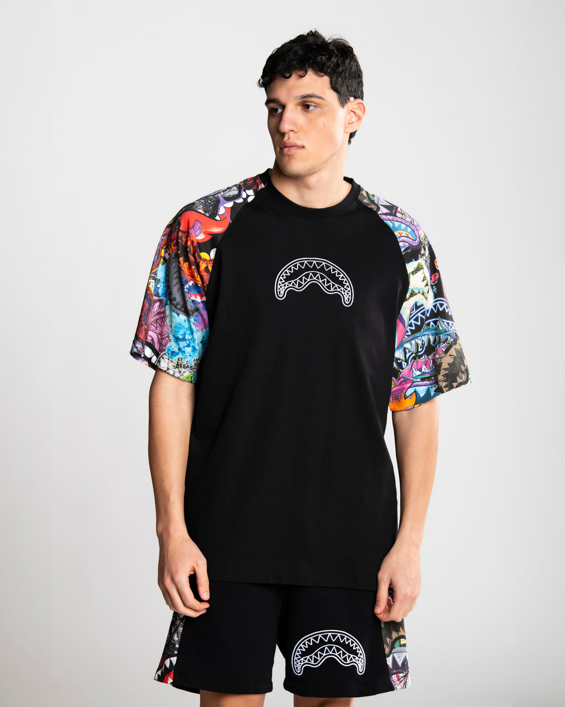 ALL THE SHARK RAGLAN OVER T-SHIRT