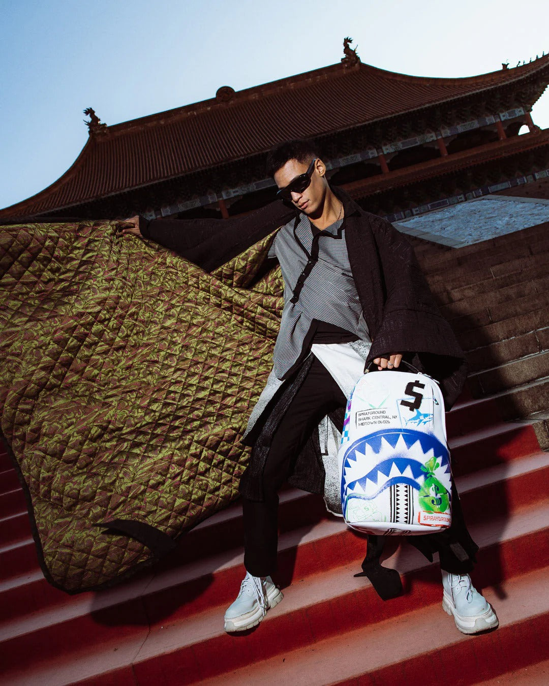 SHARK CENTRAL STENCILS WHITE DLXSV BACKPACK